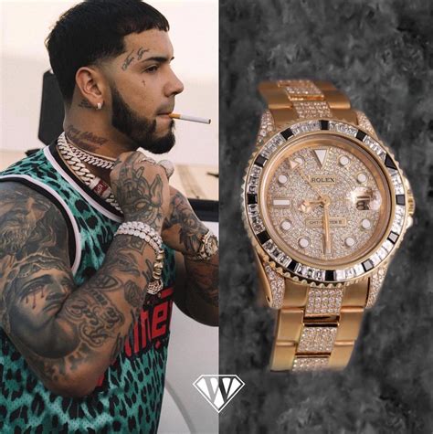 Anuel AA adquirió el reloj más caro de su vida y así lo  .